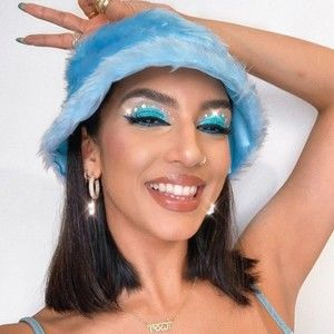 Meet your Posher, Joyce